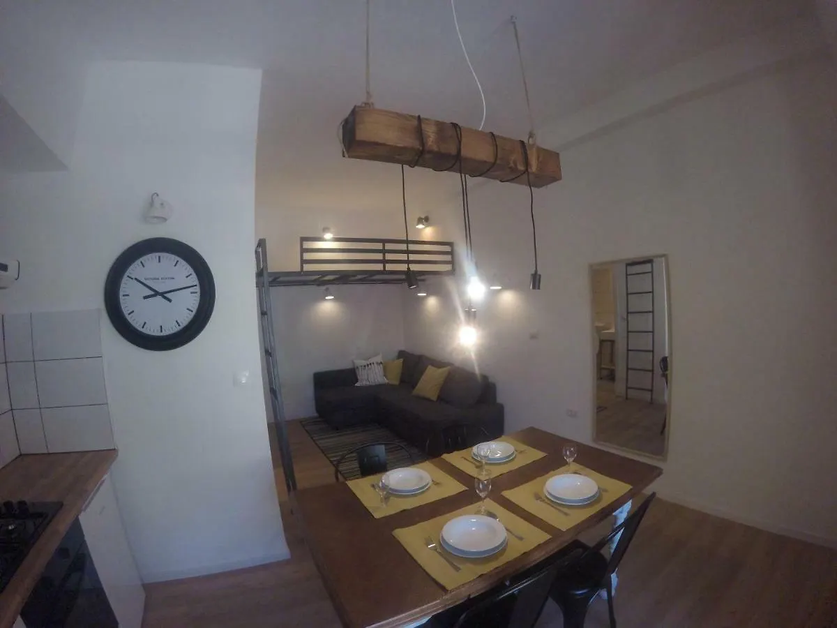 Apartments Romy Pula 0*,