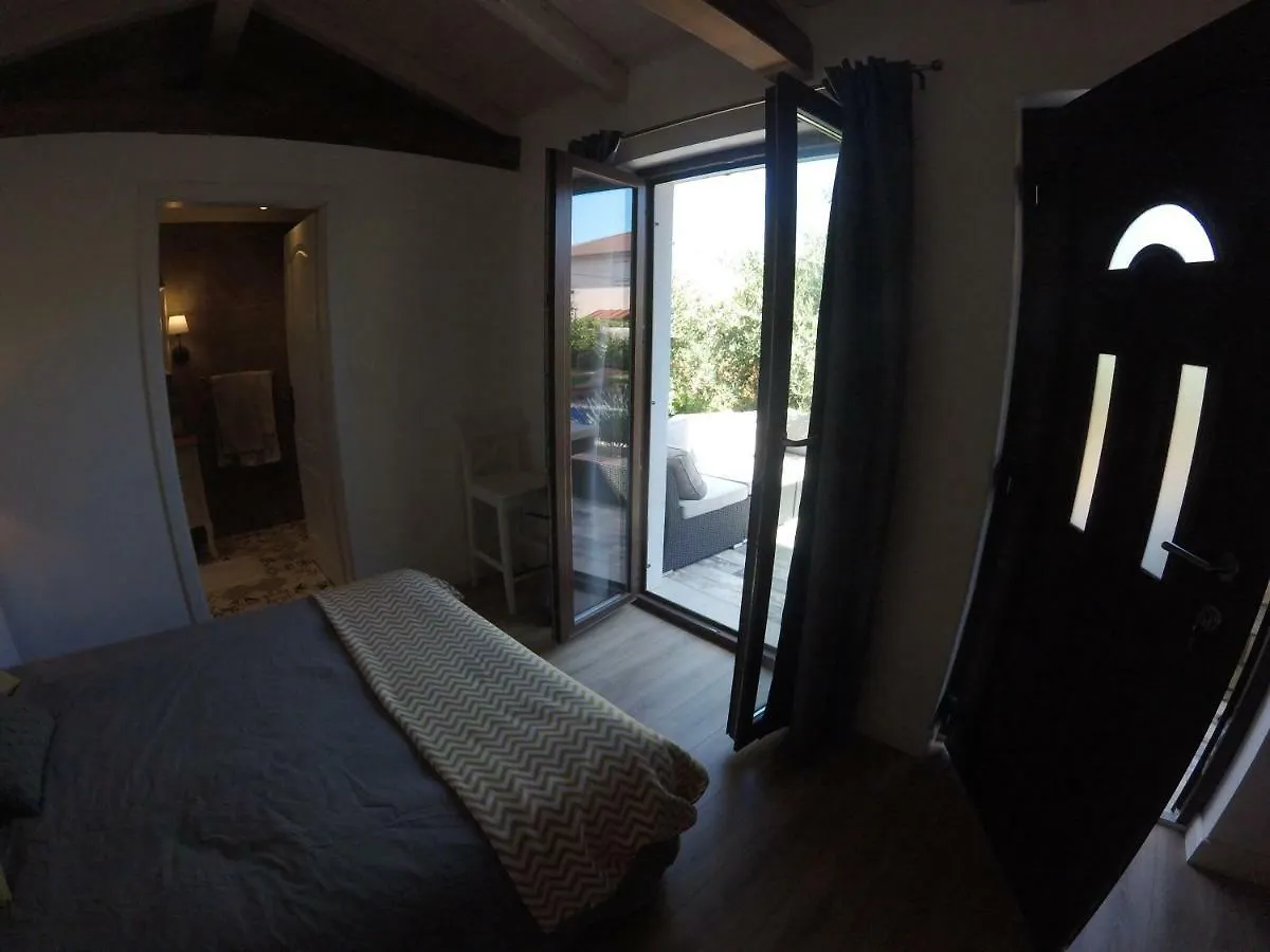 Apartments Romy Pula 0*,